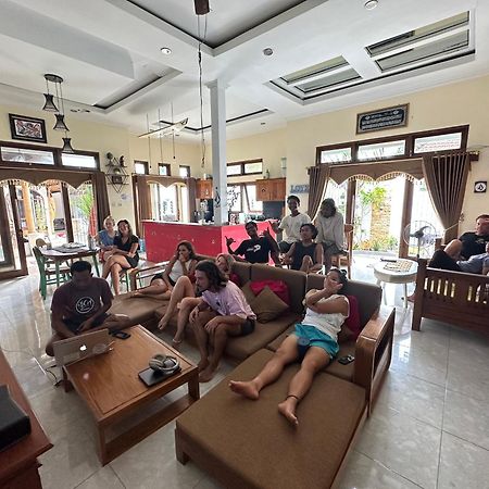 Medewi Secret Surfcamp Hotell Pulukan Eksteriør bilde