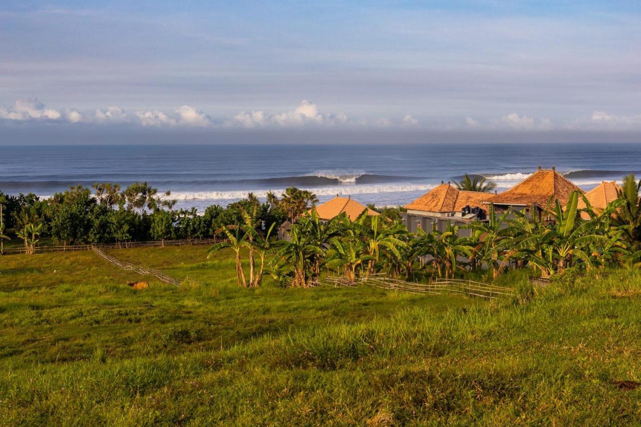 Medewi Secret Surfcamp Hotell Pulukan Eksteriør bilde