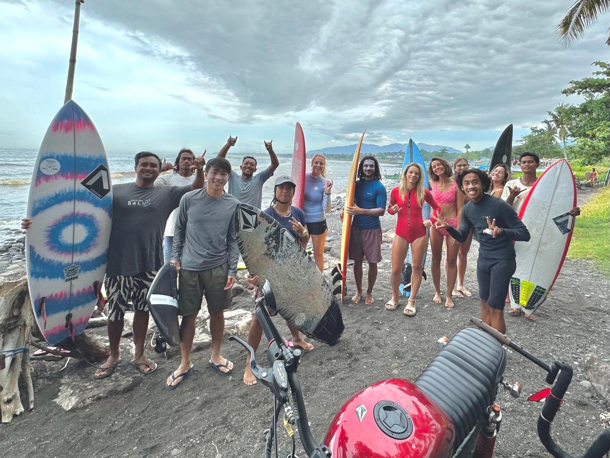 Medewi Secret Surfcamp Hotell Pulukan Eksteriør bilde
