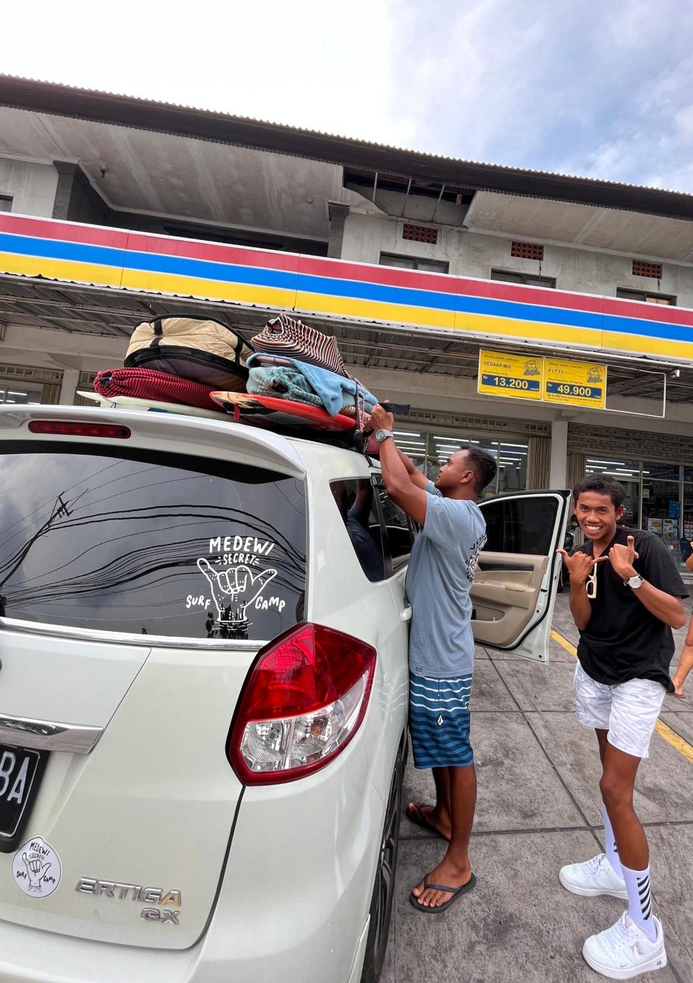 Medewi Secret Surfcamp Hotell Pulukan Eksteriør bilde