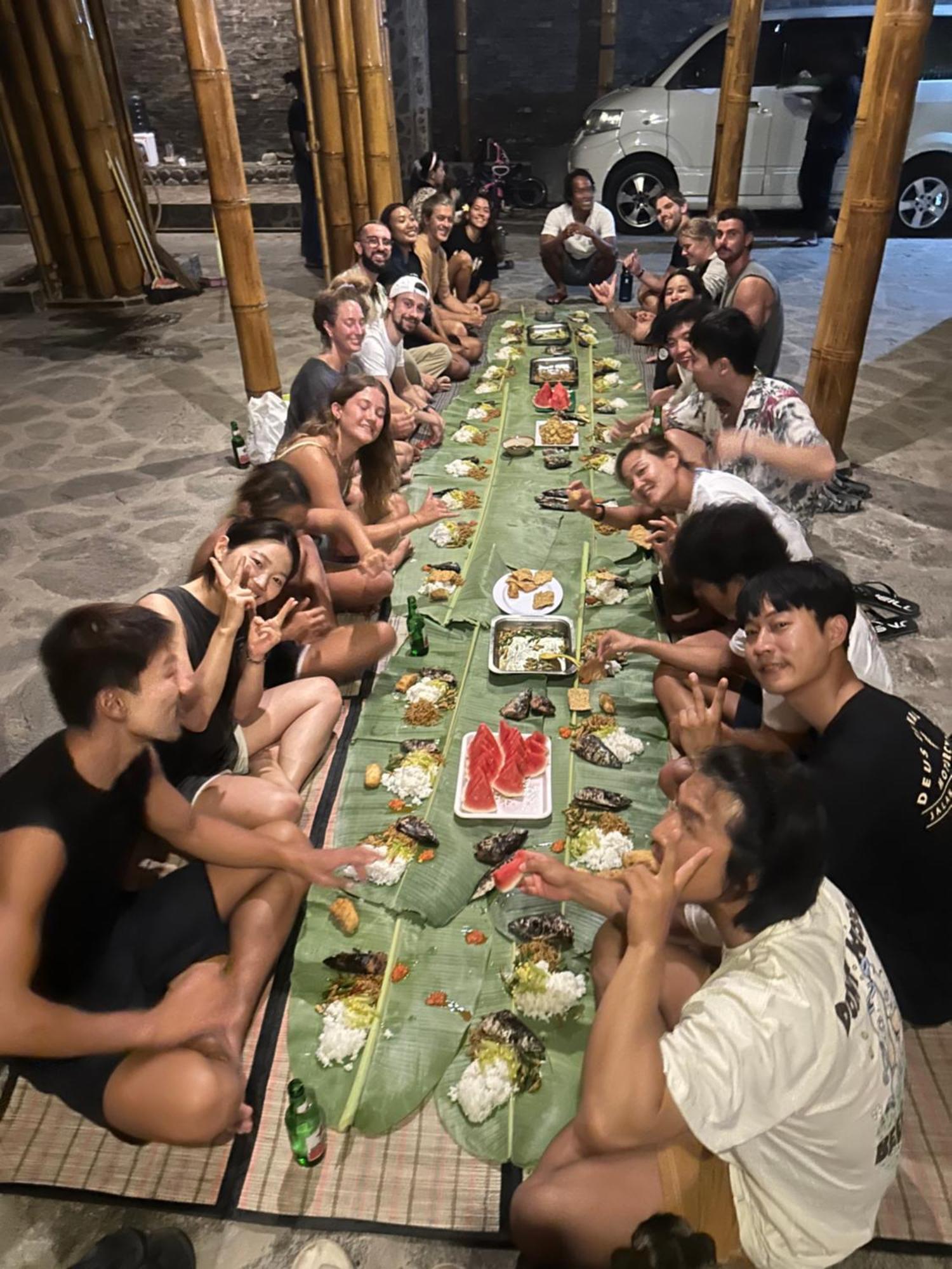 Medewi Secret Surfcamp Hotell Pulukan Eksteriør bilde