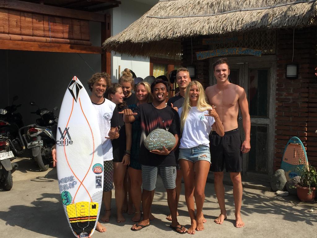 Medewi Secret Surfcamp Hotell Pulukan Eksteriør bilde