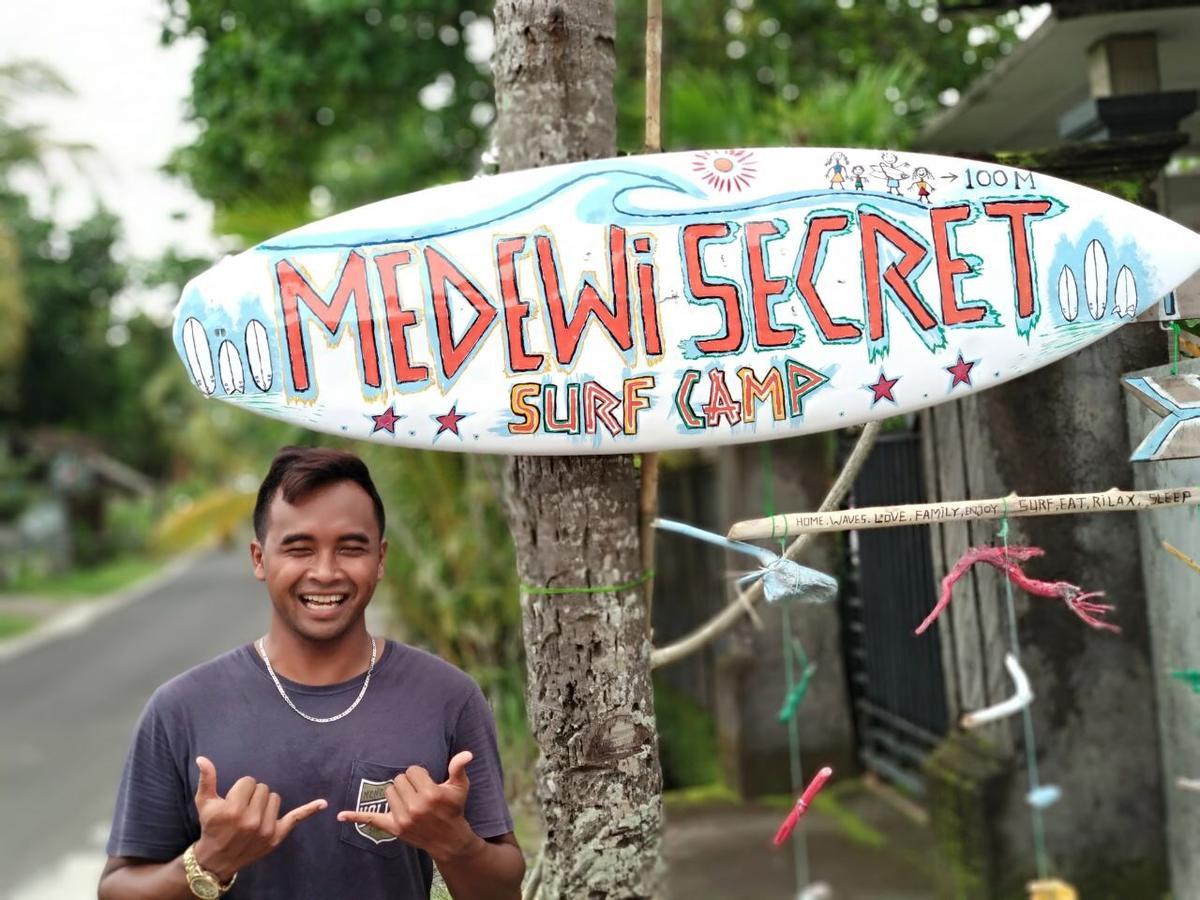 Medewi Secret Surfcamp Hotell Pulukan Eksteriør bilde